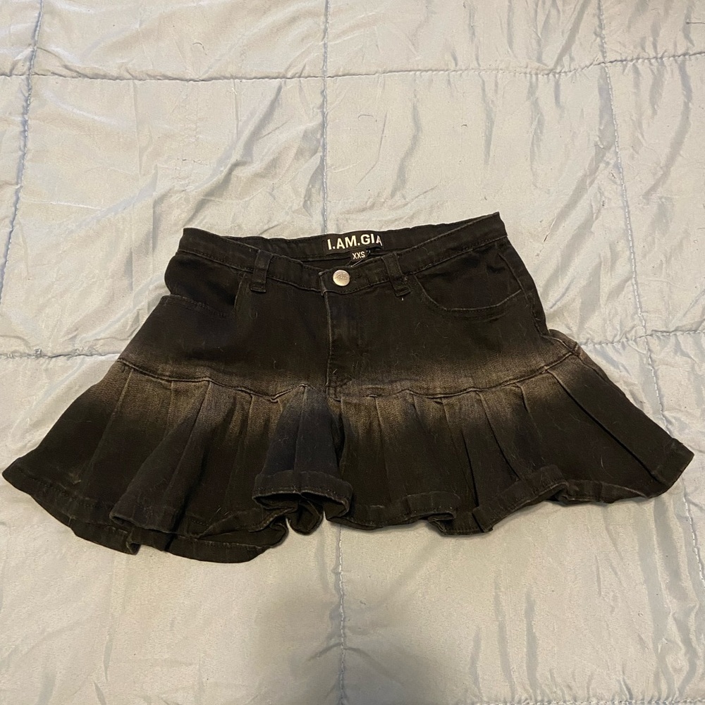 I.AM.GIA Black pleated mini skirt